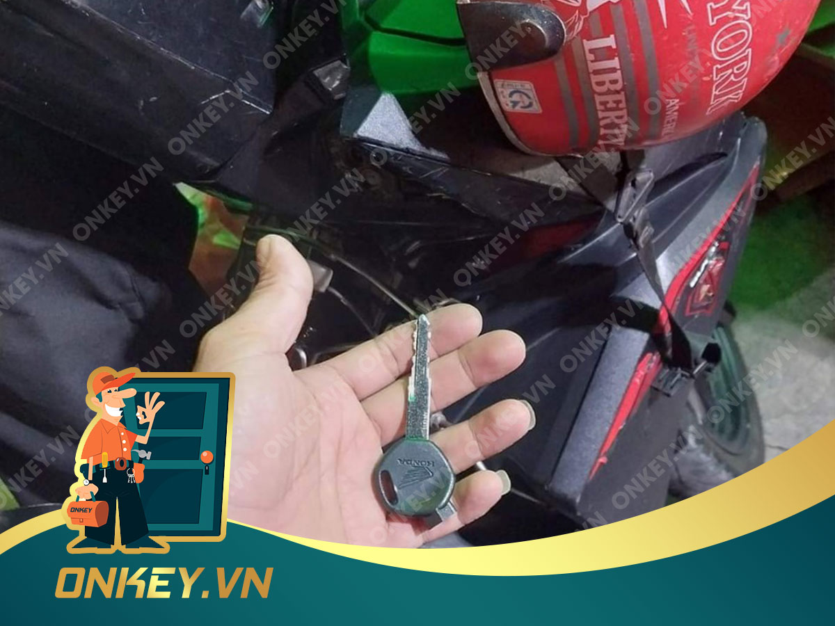 Làm chìa khóa xe máy bị mất