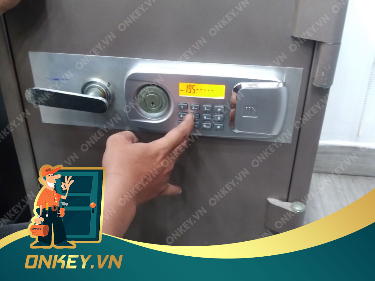 Mở khoá két sắt điện tử tại nhà