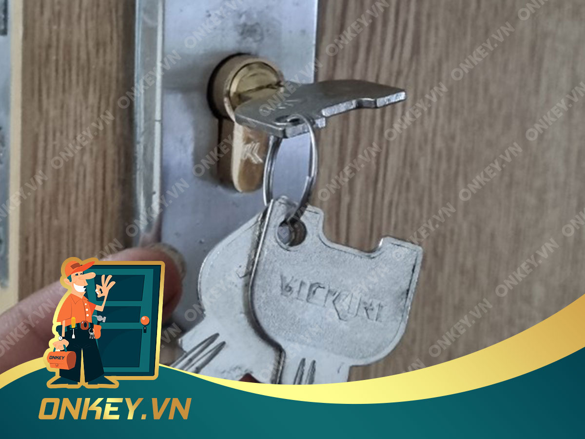 Đánh khoá cửa tại nhà liên hệ 0933.898.890