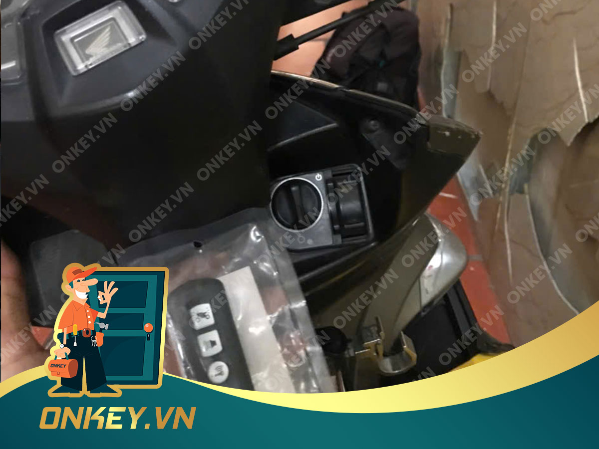 Mở khoá xe máy liên hệ 0933.898.890